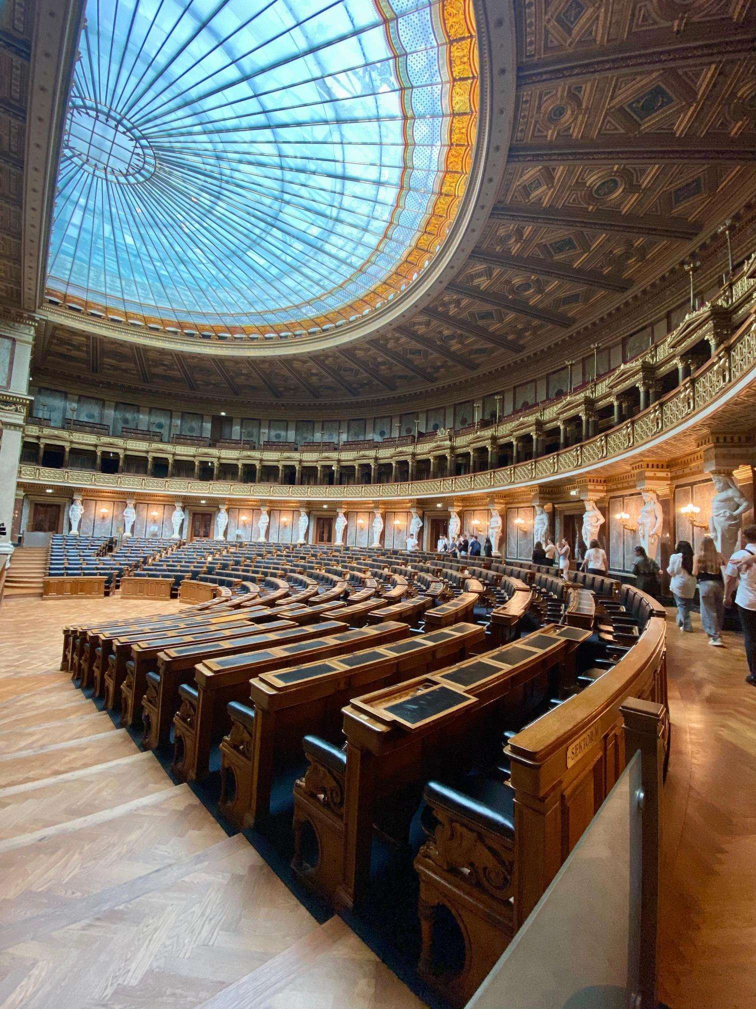 Parlament Saal rund