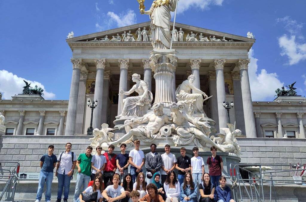 Besuch der 4. Klassen im Parlament